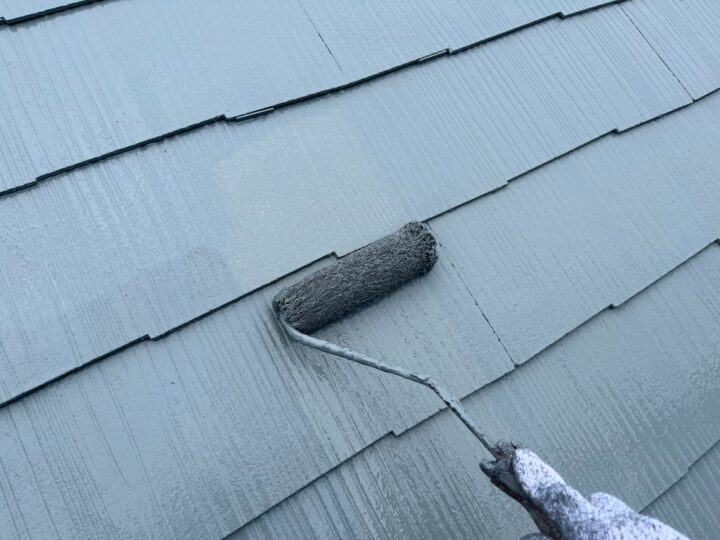 屋根塗装 中塗り